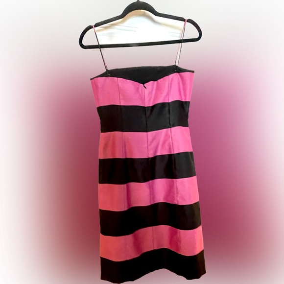 Gorgeous pink and black striped minidress - Picture 5 of 5
